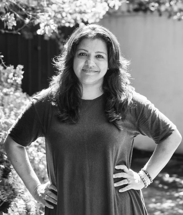 a loved one a unique vegan cookery workshop at the comfort of their own home with Dinali Dandeniya–– Co-founder of Cafe Kumbuk and a culinary wiz! The recipient will learn the art of making Breakfast Pancakes, a Spicy Bean Burger, Mexican Chillie, and a vegan Chocolate Mousse.