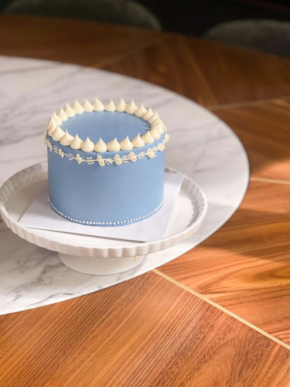 Please note the flavor profile of your choice at checkout: ribbon cake , ribbon almond The cake has dimensions of 6 inches in diameter and 4-5 inches in height