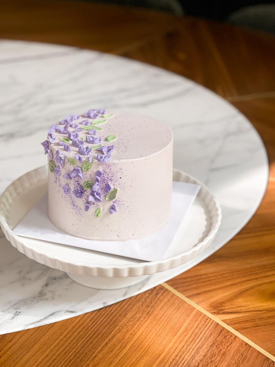 Please note the flavor profile of your choice at checkout: ribbon cake , ribbon almond The cake has dimensions of 6 inches in diameter and 4-5 inches in height
