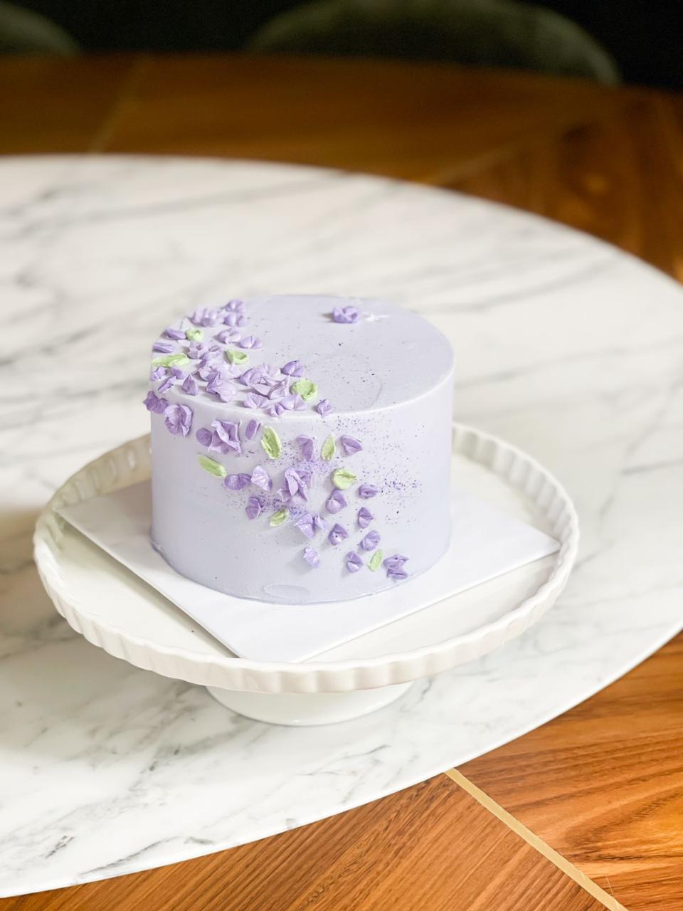 Please note the flavor profile of your choice at checkout: ribbon cake , ribbon almond The cake has dimensions of 6 inches in diameter and 4-5 inches in height