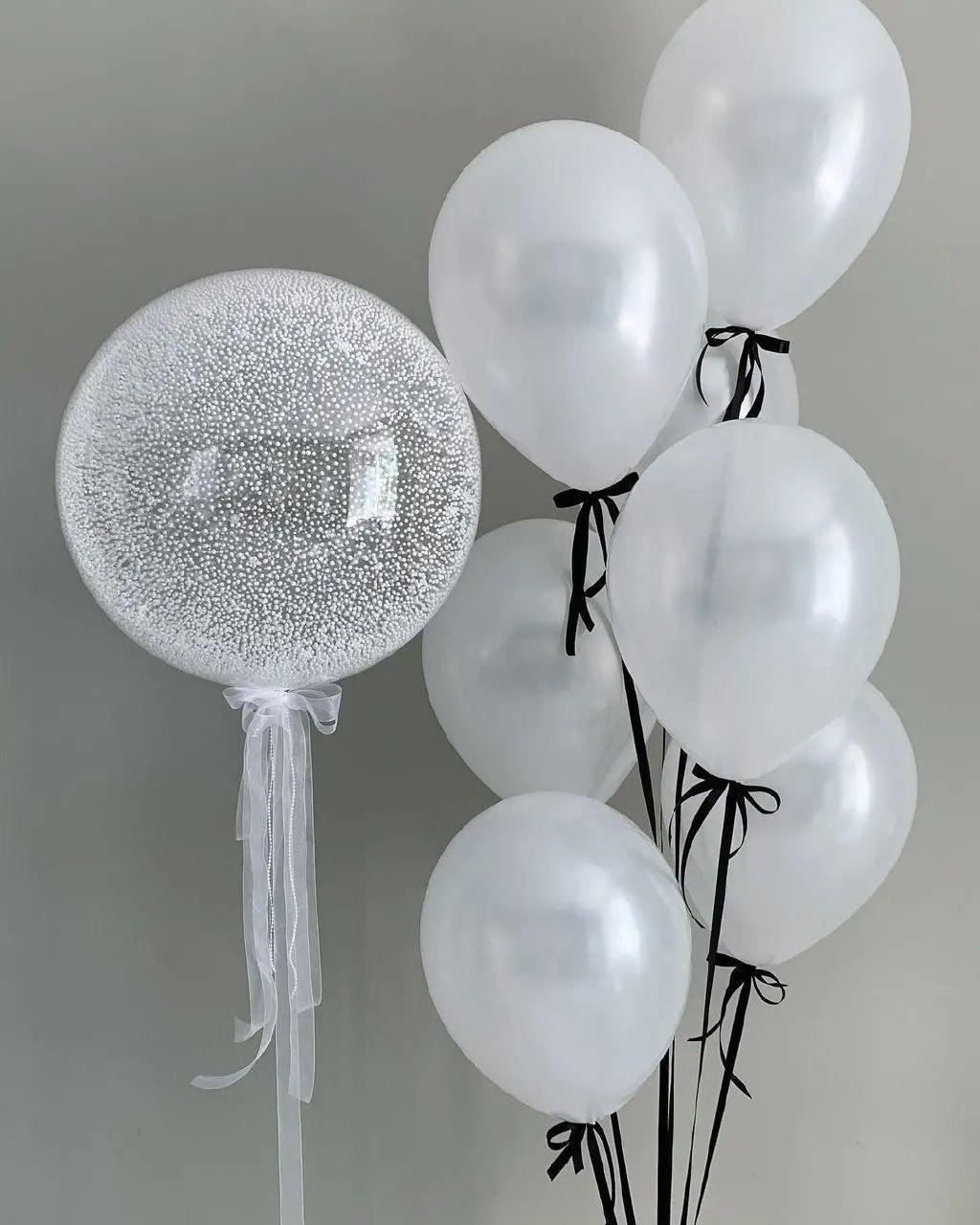 Create a memorable balloon arrangement for your special occasion! 1 bubble balloon with 7 latex balloons Color theme can be customized