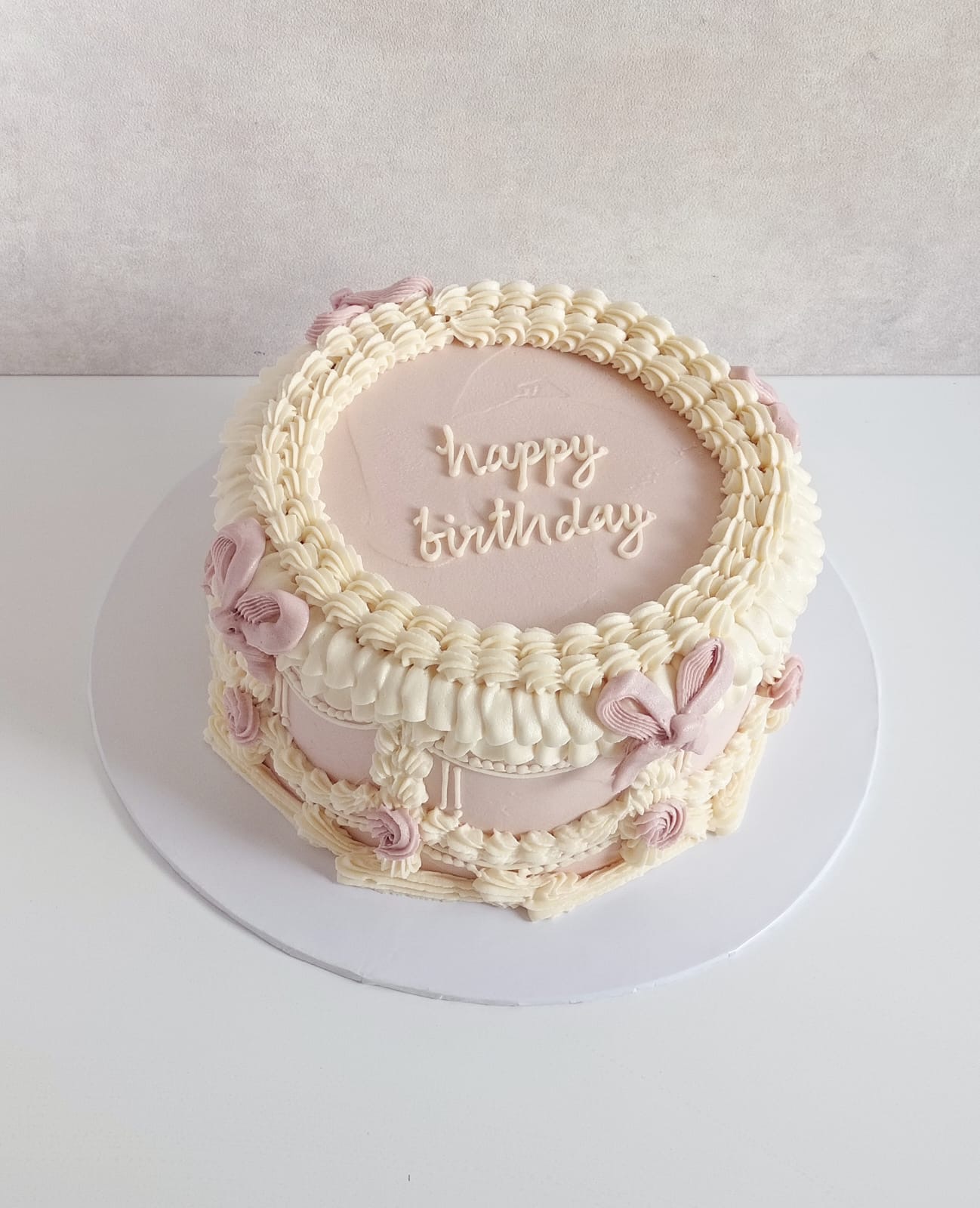 Vintage design light pink color cake 1kg